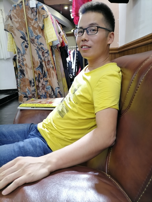 汪顺鹏的第二张照片--红安认干亲服务网